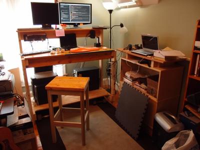 /images/standing_desk_2.thumbnail.jpg